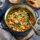 Soupe poulet avec orzo traditionnelle