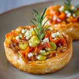Mini tatins carotte et poireau, une recette savoureuse et délicieuse.
