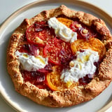 Une tarte à la tomate facile et rapide à faire pour les chaudes journées d'été.